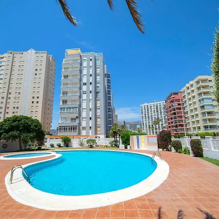 La Reina アパート *